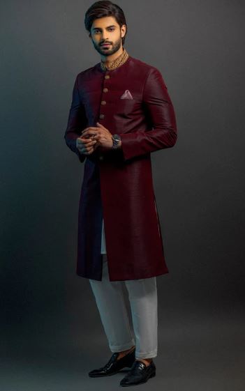 Red Sherwani For Dulha